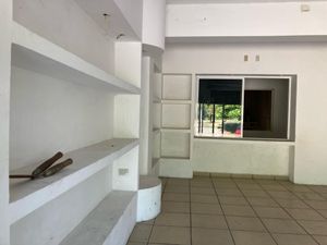 BODEGA CON OFICINAS EN RENTA !TAPACHULA¡