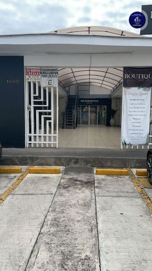 Local Comercial en Renta en Plaza Televisa, Fracc. San José - Cerca de Hospital