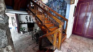 Casa en Venta en Lomas del Mármol, Ideal para Remodelar