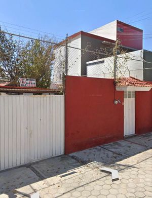 Casa en renta en Calle Encinos, Santa Cruz Buenavista, Puebla, Puebla,  72170.