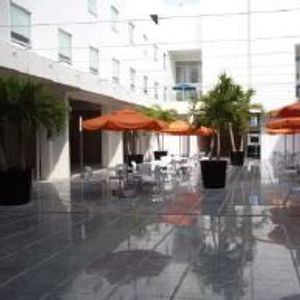 PLAYA DEL CARMEN LOCAL COMERCIAL RENTA PLAZA XOP INN