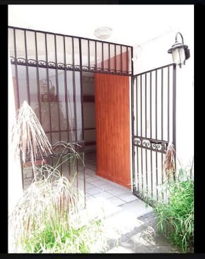 Casa en Cuernavaca con Uso comercial ideal Consultorio / Oficinas