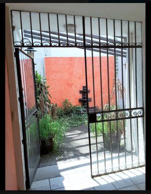 Casa en Cuernavaca con Uso comercial ideal Consultorio / Oficinas