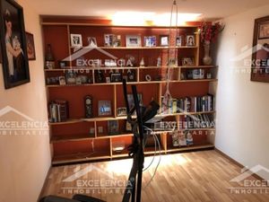 CASA EN VENTA MUY CERCA DE AV.MADERO EN COL. ADOLFO MATEOS, CERCA DEL CENTRO DE