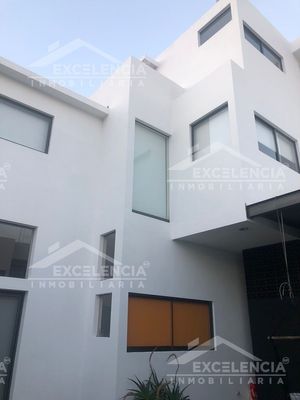 VENTA DE CASA NUEVA Y MODERNA EN FRACC. PRIVADA LIMA