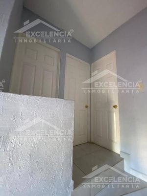 VENTA DE CASA EN AVENIDA PRINCIPAL EN VILLAS DEL PEDREGAL .