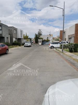 CASA EN VENTA EN COTO PRIVADO CON VIGILANCIA 24 HRS EN BOSQUES MONARCA