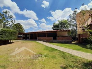 EN VENTA QUINTA SOBRE CARRETERA PATZCUARO- MORELIA