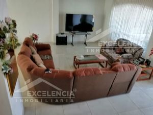 CASA EN VENTA EN LA COL.18 DE MAYO (A UN COSTADO DE LA COL.MIRADOR DEL PUNHUATO)