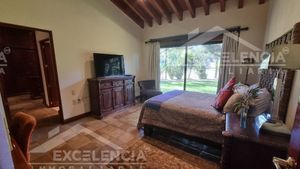 PROPIEDAD EN VENTA POR LA ZONA DE LA HUERTA,HACIENDA.