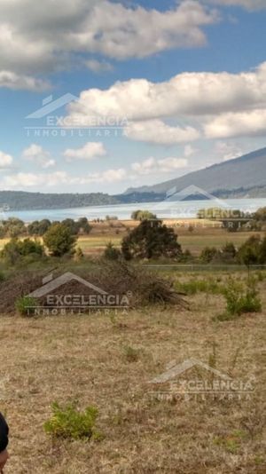 TERRENO CON VISTA AL LAGO DE ZIRAHUEN 1,000 M2