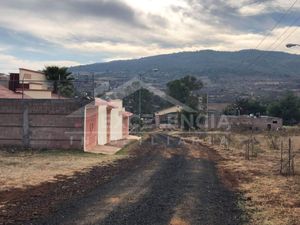 VENTA DE TERRENO EN FRACCIONAMIENTO EN IRATZIO