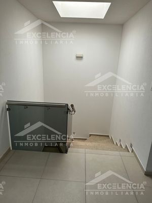 SE VENDE CASA EN FRACC ALEJANDRINAS CON HABITACIÓN EN PLANTA BAJA