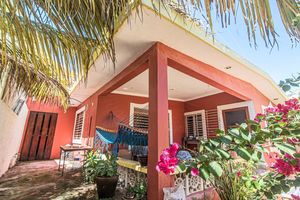 Casa Buganvilia– Adorable Casa de Playa en Chuburna Puerto, 50m al mar!