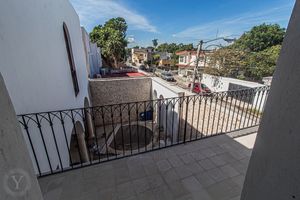 Casa Celeste– Nueva y Amueblada en García Ginerés