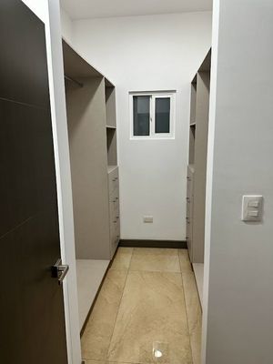 Departamento en renta  3 recámaras Magnitud Otay,  amplio, equipado y exclusivo.