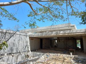 Casa una sola planta en  Yucatan Country Club  cerca Anahuac