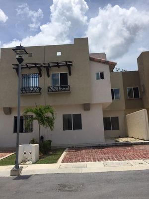Casa en venta en Catania Residencial, Benito Juárez, Quintana Roo.