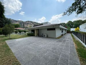 Casa en Club de Golf Sta Anita 1,620m2 terreno, con alberca pegado a fairway