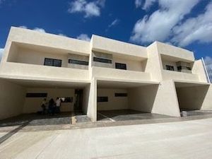 Casa en venta en Temozón Norte Merida, Town House de 2 recamaras, PREVENTA