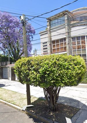 VENTA DE CASA COMO TERRENO EN LOMAS DE CHAPULTEPEC