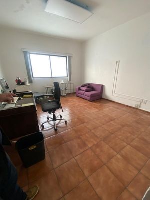 CASA EN VENTA CON USO DE SUELO IDEAL PARA EDUCACION SUPERIOR