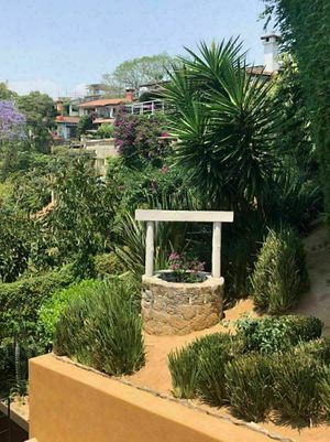 HERMOSA CASA EN PRIVADA EN VALLE, VISTA AL LAGO, A PASOS DEL CENTRO