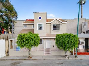 Casa en venta, Col. Las Brisas