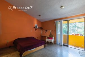 Casa en venta en Lomas de las Palmas  para remodelar