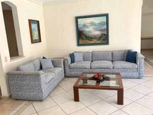 SUMIYA CUERNAVACA CASA EN PRIVADA CON ALBERCA Y JARDIN  EN VENTA