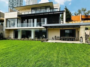 BOSQUE REAL EN PRIVADA CASA CON JARDÍN A ESTRENAR EN VENTA