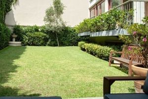 BOSQUES DE LAS LOMAS CASA CON JARDIN EN VENTA