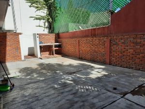 INTERLOMAS LOMAS DEL SOL CASA CON TERRAZA  EN VENTA