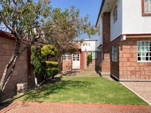 Casa en Venta en Bellavista Metepec