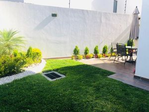 Hermosa Casa en Venta 5 hab en esquina con terreno excedente 229 m2