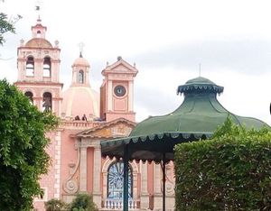 VENTA DE TERRENO EN EL CENTRO DE TEQUISQUIAPAN