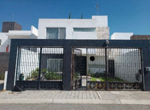 CASA EN VENTA EN JURIQUILLA