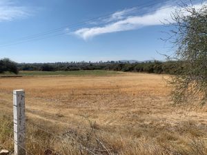 Terreno en Venta a Pie de Carretera en TEQUISQUIAPAN