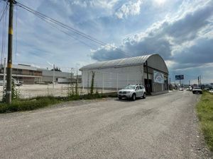 Bodega Industrial en Venta a pie de carretera.