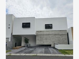 Casa en Venta en Privada Arboledas Querétaro