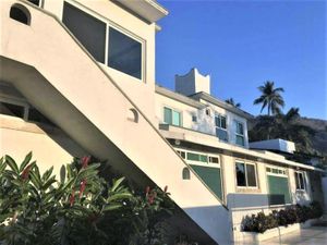 Casa en Venta en Club de Golf Marina Ixtapa Zihuatanejo de Azueta