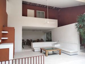 Vendo Casa en Villas Paracana, junto al Campo de Golf Palma Real, Ixtapa.