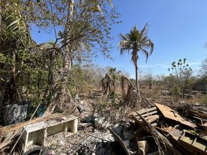 Terreno en Cholul a una cuadra de carretera principal Mérida-Motul