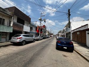 VENTA DE CASA Y LOCAL COMERCIAL PARA INVERSION