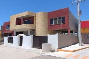 🏠 Casa en Renta solo Planta Baja, Amueblada con Alberca y Terraza en La Paz