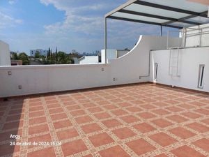 CASA EN VENTA.  Condominio Claustros ubicado en Zona Centro Sur.