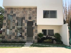 VENTA CASA NUEVA EN LOMAS DE CUERNAVACA, MORELOS