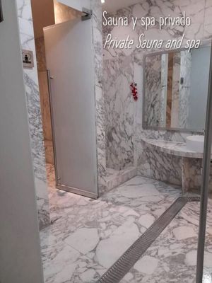 Regaderas y baño de jacuzzi