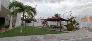 CASA EN PRIVADA CON AMENIDADES EN CHUBURNÁ DE HIDALGO