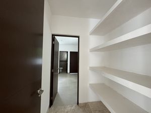 Casa en venta en Mérida, privada Tamara con sistema inteligente.